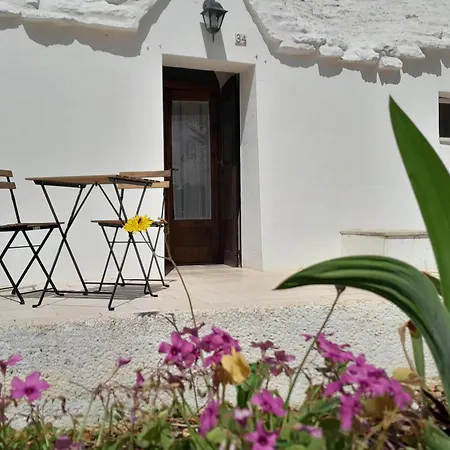 Trullo Il Giglio تْشيستيرنِنو