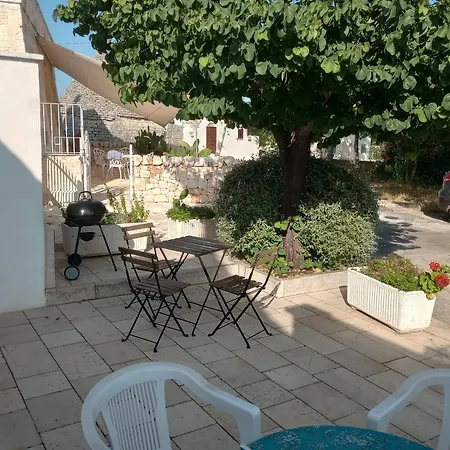 Trullo Il Giglio アパート チステルニーノ