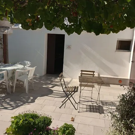 Lägenhet Trullo Il Giglio *